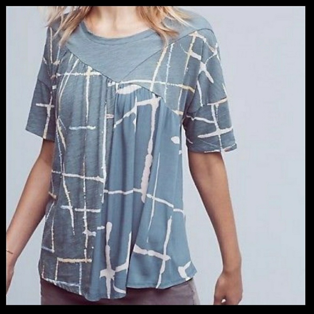 Akemi + Kin Top Women's Medium Light Streaks T-Shirt Top Colorblock Blue Boho